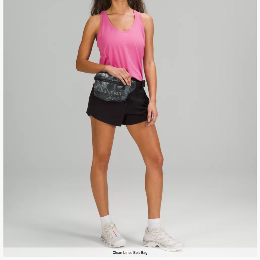Lululemon Clean Lines Belt Bag Unisex Used.